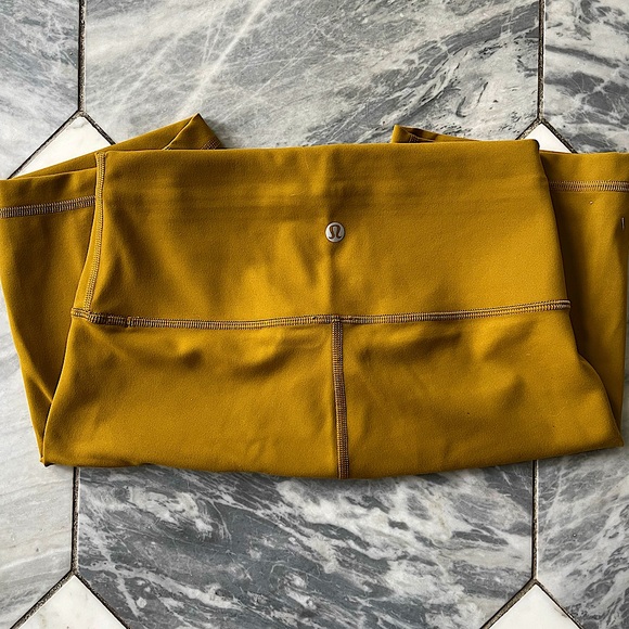 lululemon athletica Pants - Lululemon wunder train 6” shorts